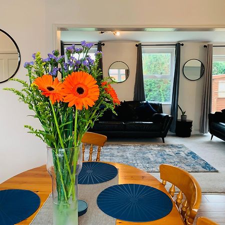 Chic 5 Bedroom House With Private Parking & Garden Bristol Exteriér fotografie