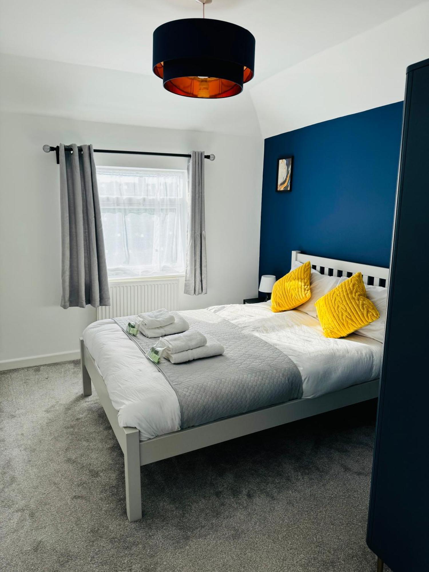 Chic 5 Bedroom House With Private Parking & Garden Bristol Exteriér fotografie